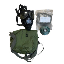USGI M40A1 Gas Mask Kit, Medium