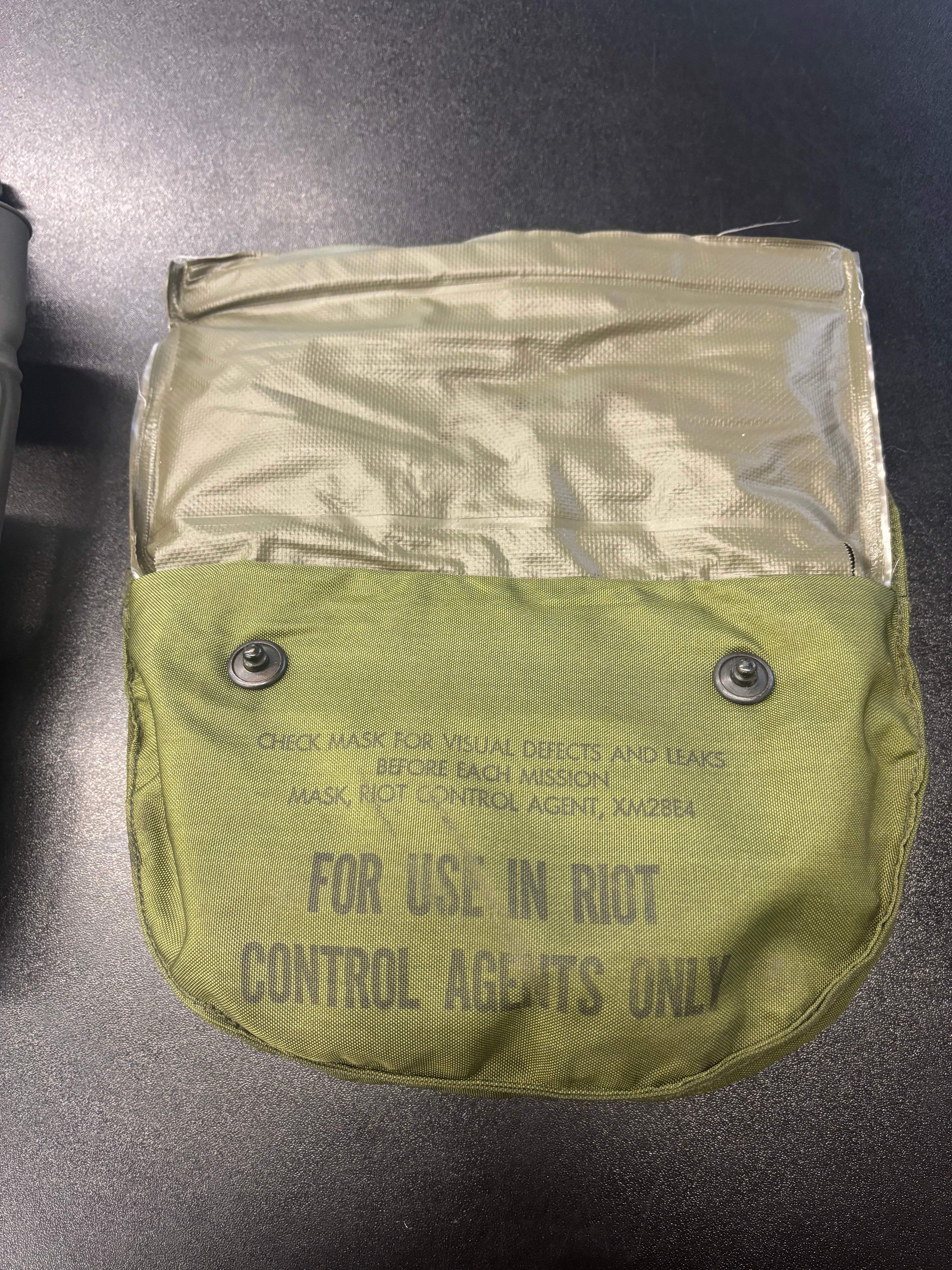 Rare US Vietnam-Era XM28 Grasshopper Gas Mask with XM28E4 Carrier #1