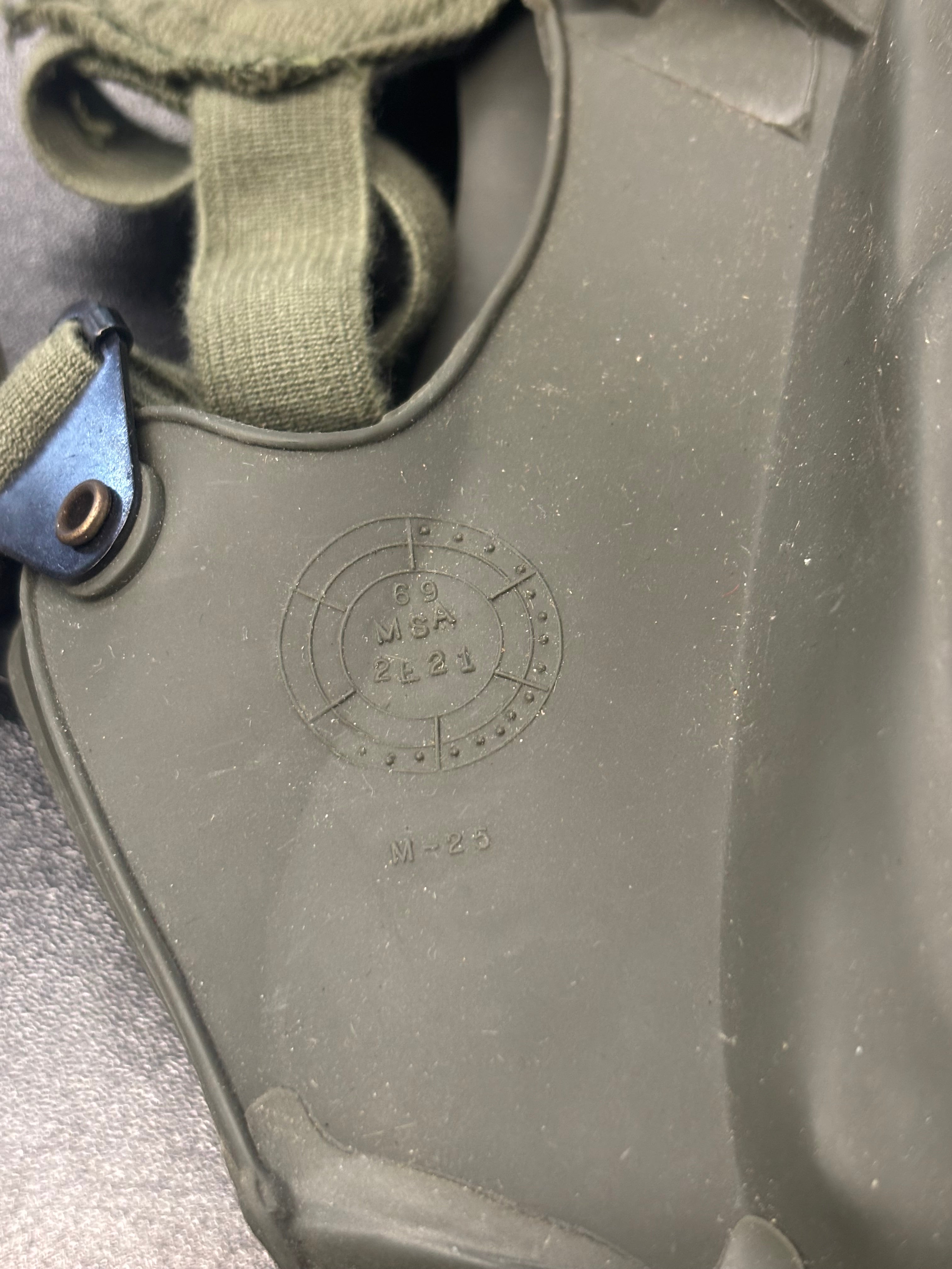 Rare US Vietnam-Era XM28 Grasshopper Gas Mask with XM28E4 Carrier #1