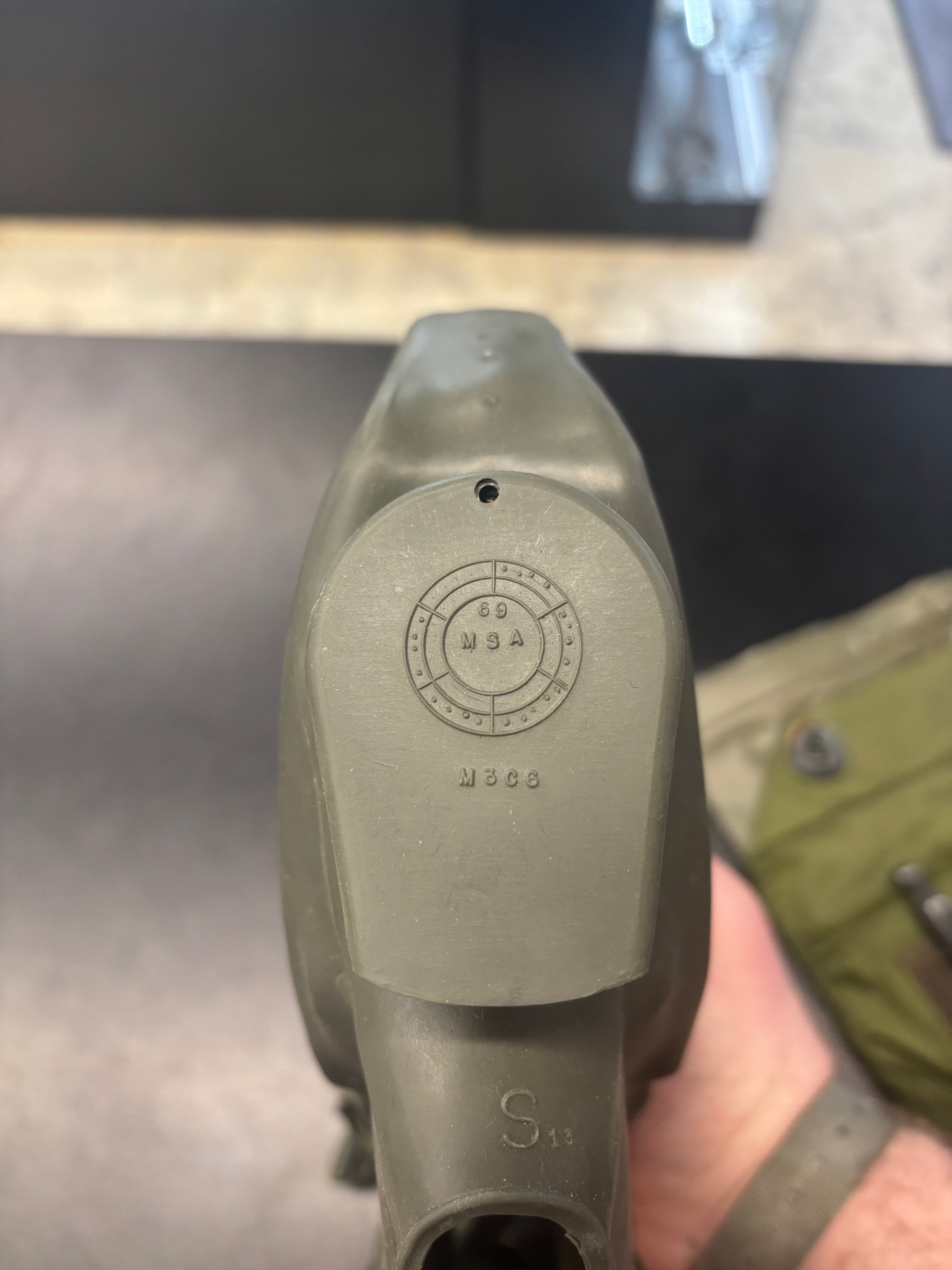 Rare US Vietnam-Era XM28 Grasshopper Gas Mask with XM28E4 Carrier #1